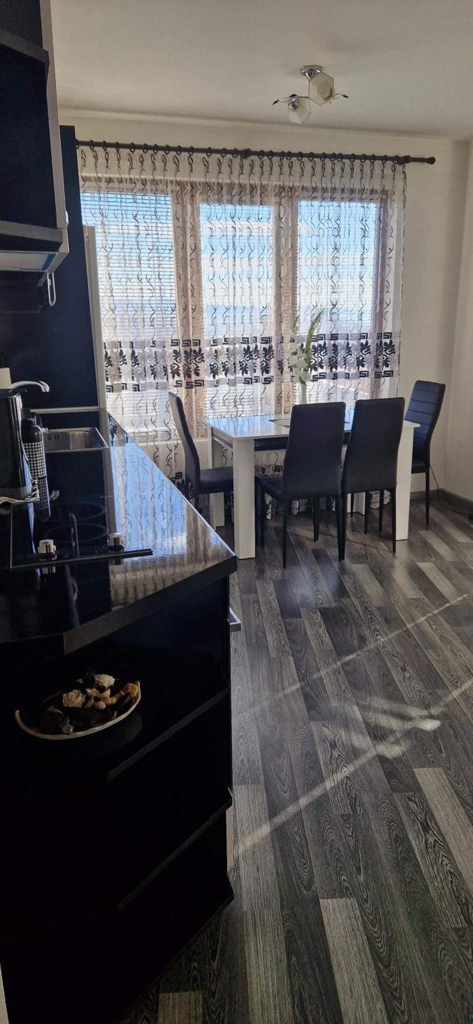 Black And White Apartment Карлово Экстерьер фото