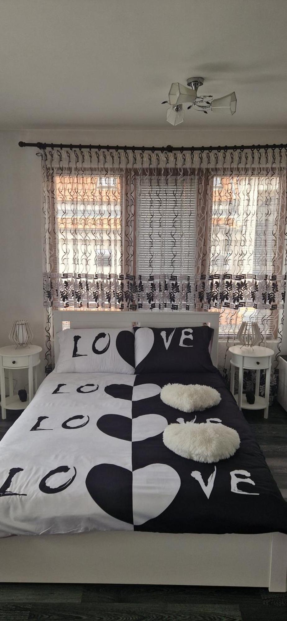 Black And White Apartment Карлово Экстерьер фото